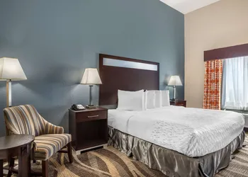 Best Western Plus Lake Jackson Inn & Suites hotel thumbnail 6