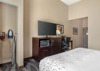 Best Western Plus Lake Jackson Inn & Suites hotel thumbnail 8