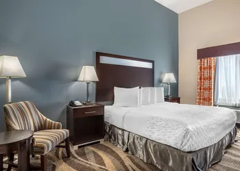 Best Western Plus Lake Jackson Inn & Suites hotel thumbnail 6