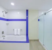 Holiday Inn Express & Suites Raymondville by IHG hotel detail image 7