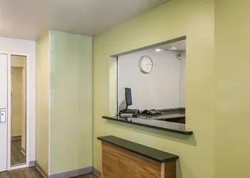 WoodSpring Suites Houston La Porte hotel thumbnail 3