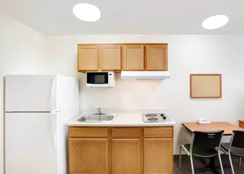 WoodSpring Suites Houston La Porte hotel thumbnail 4