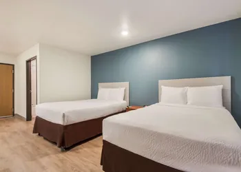 WoodSpring Suites Houston La Porte hotel thumbnail 8