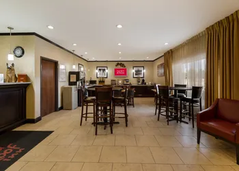 Red Roof Inn Pecos hotel thumbnail 2
