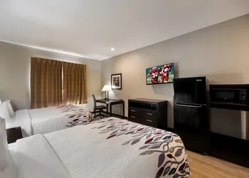 Red Roof Inn Pecos hotel thumbnail 6