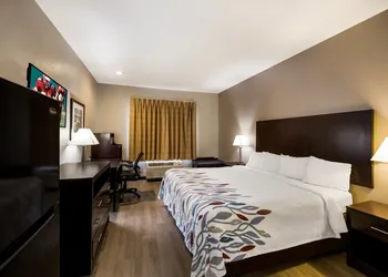 Red Roof Inn Pecos hotel thumbnail 7