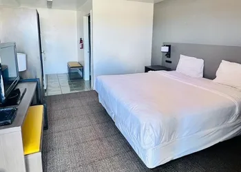 OYO Garden Inn and Suites Pearsall I-35 East hotel thumbnail 6