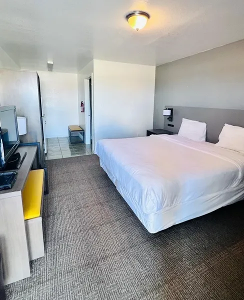 OYO Garden Inn and Suites Pearsall I-35 East hotel detail image 6