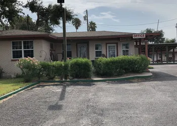 Bayfront Cottages hotel thumbnail 2