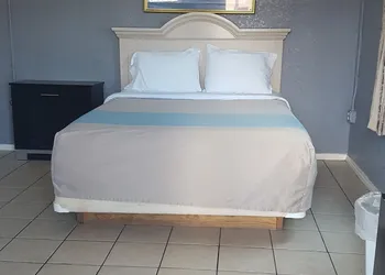 Bayfront Cottages hotel thumbnail 4