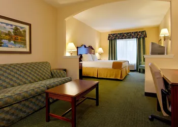 Holiday Inn Express Hotel & Suites San Antonio by IHG hotel thumbnail 3