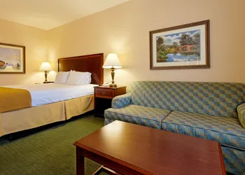 Holiday Inn Express Hotel & Suites San Antonio by IHG hotel thumbnail 7