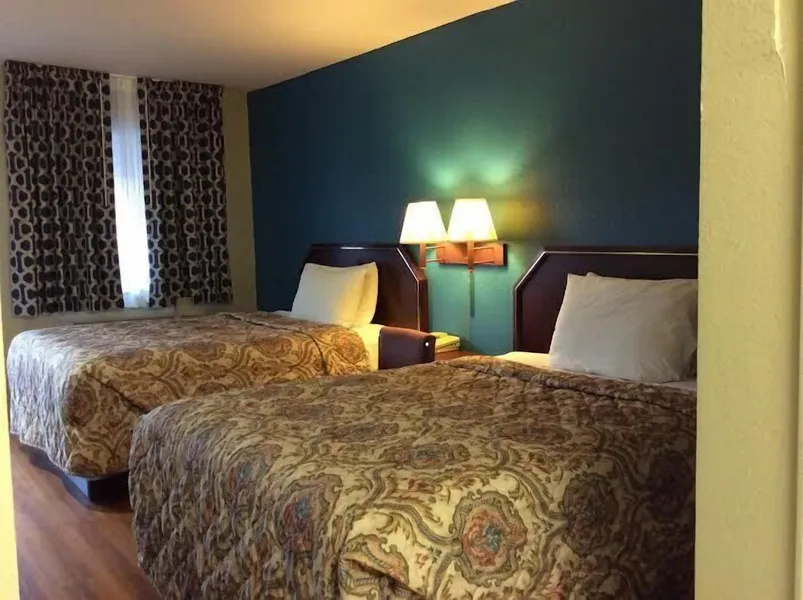 Stratford House Inn and Suites hotel detail image 2