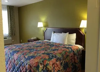 Stratford House Inn and Suites hotel thumbnail 3