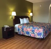 Stratford House Inn and Suites hotel detail image 4