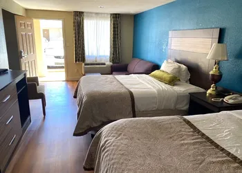 Stratford House Inn and Suites hotel thumbnail 6