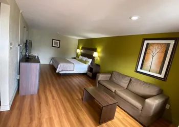 Stratford House Inn and Suites hotel thumbnail 8