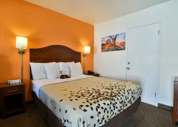 Adventure Inn & Motel hotel thumbnail 3