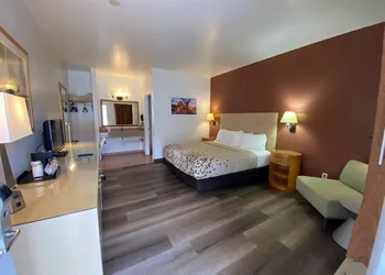 Adventure Inn & Motel hotel thumbnail 8