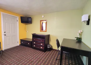Desert Inn hotel thumbnail 2