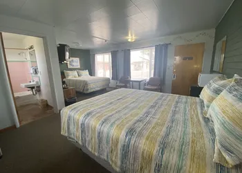 Lamplighter Lodge hotel thumbnail 5