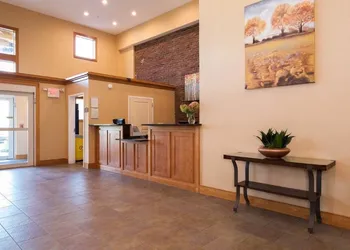 White River Inn and Suites hotel thumbnail 3