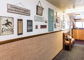 Western Inn hotel thumbnail 2