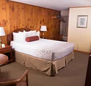 Knotty Pine hotel detail image 3