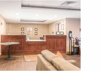 Comfort Inn & Suites Brattleboro I-91 hotel thumbnail 5