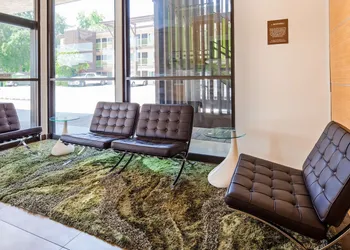 Best Western Plus Glendale hotel thumbnail 2