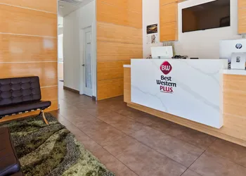 Best Western Plus Glendale hotel thumbnail 3