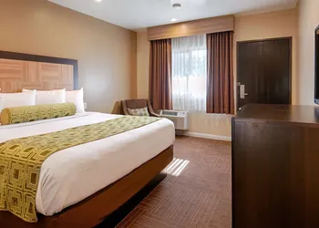 Best Western Plus Glendale hotel thumbnail 8