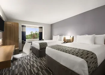 Microtel Inn & Suites By Wyndham Lynchburg hotel thumbnail 2