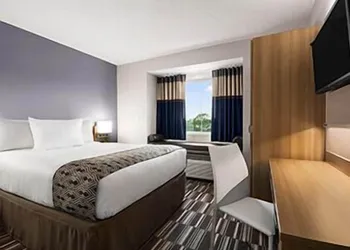 Microtel Inn & Suites By Wyndham Lynchburg hotel thumbnail 5