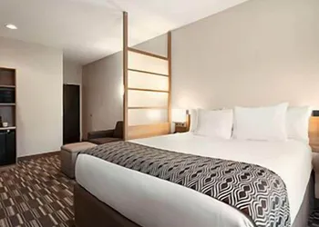 Microtel Inn & Suites By Wyndham Lynchburg hotel thumbnail 6