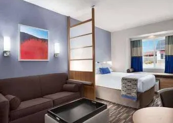 Microtel Inn & Suites By Wyndham Lynchburg hotel thumbnail 7