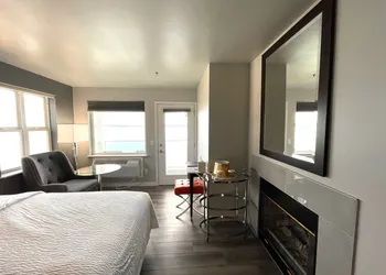 Tides Inn & Suites hotel thumbnail 4