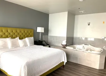 Tides Inn & Suites hotel thumbnail 5
