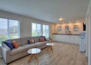 Americas Best Value Inn Ocean Shores hotel thumbnail 3
