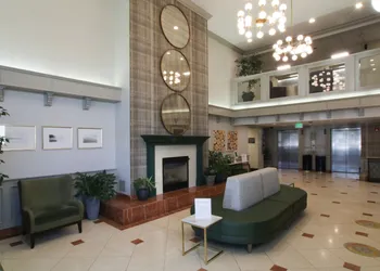 Oxford Suites Spokane Valley hotel thumbnail 3