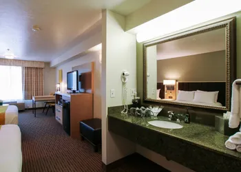 Oxford Suites Spokane Valley hotel thumbnail 6