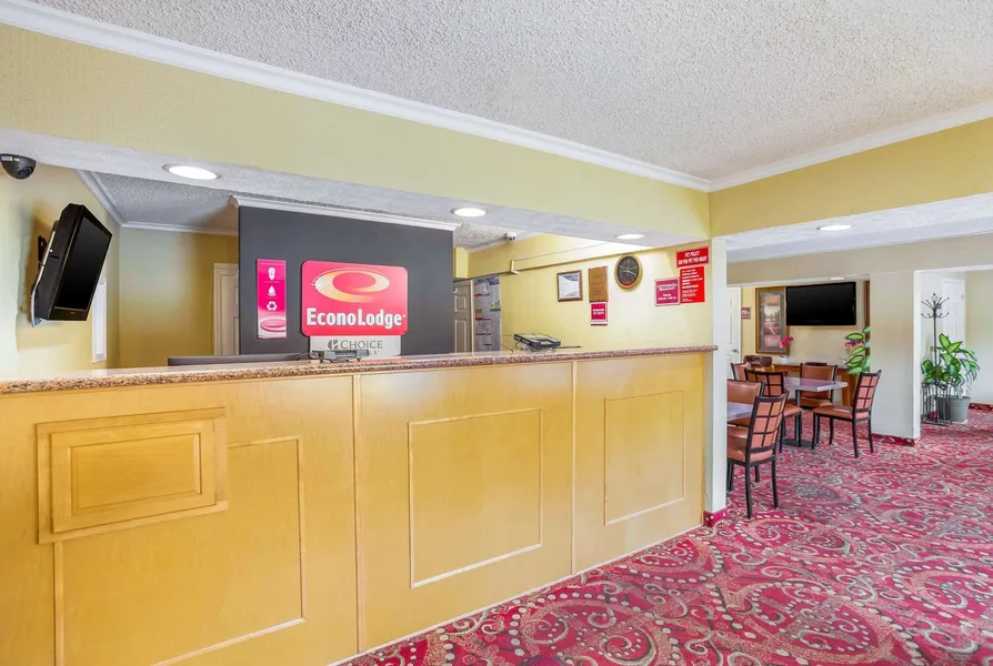 Econo Lodge Huntington - Barboursville University Area hotel detail image 2