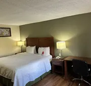 Econo Lodge Huntington - Barboursville University Area hotel detail image 3
