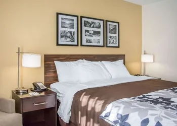 Sleep Inn & Suites Parkersburg - Mineral Wells hotel thumbnail 8