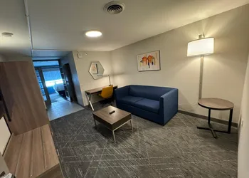 Holiday Inn Express & Suites Port Washington by IHG hotel thumbnail 3