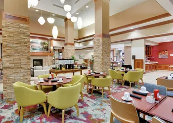 Hilton Garden Inn Milwaukee Airport hotel thumbnail 6
