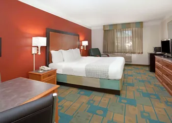 La Quinta Inn by Wyndham Cheyenne hotel thumbnail 8