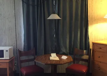 Z Bar Motel hotel thumbnail 4
