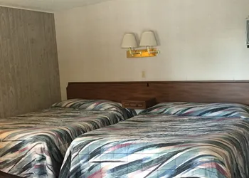 Z Bar Motel hotel thumbnail 5