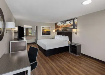 Days Inn by Wyndham Childersburg/Sylacauga hotel thumbnail 4